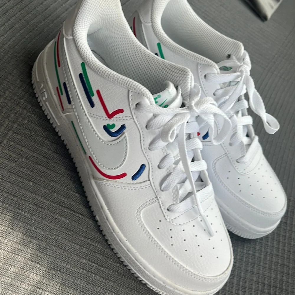 Nike Air Force 1 - Picture 1 of 5